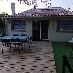 https://maison-de-campagne-lancon-provence.fr-provencehotel.com